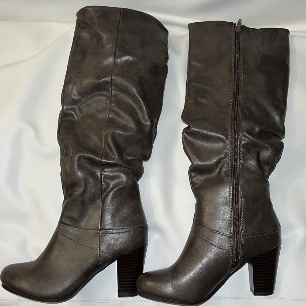 NWOT BOOTS